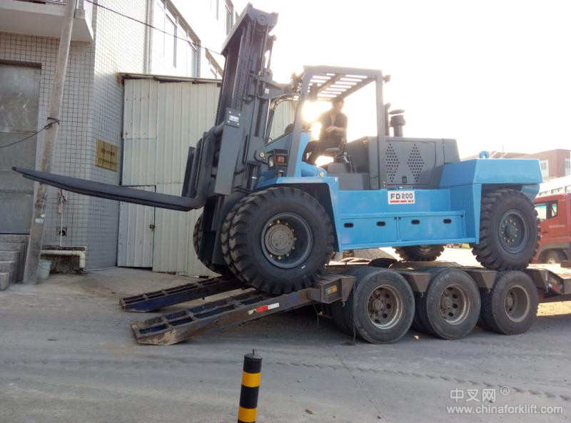 国产20吨柴油叉车20吨集装箱叉车2019价格行情走势 XHC200