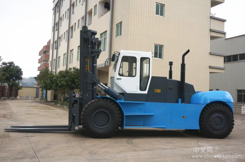 国产35吨重型叉车|35吨集装箱叉车|专业生产厂家 XHC350_中国叉车网(www.chinaforklift.com)