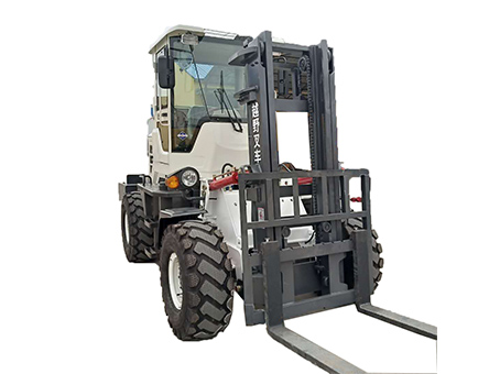 四驱越野叉车 930