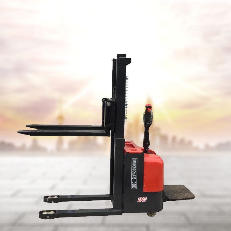 山东全电动自走式堆高车多少钱 CDD