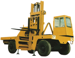 一拖3吨内燃侧面叉车 ccc-3A