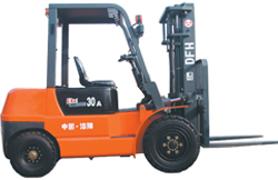 一拖3吨内燃柴油平衡重叉车 CPCD30A/CPCD30A1