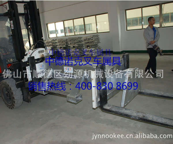 推出器、夹抱车、抱夹、抱车、抱拉器 PME15A-G12C_中国叉车网(www.chinaforklift.com)