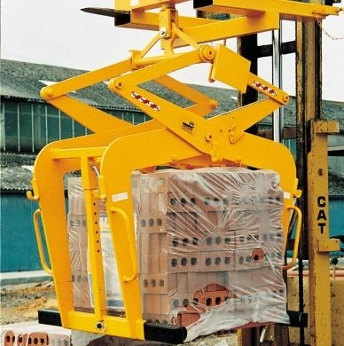 Mechanical Block Grab_中国叉车网(www.chinaforklift.com)