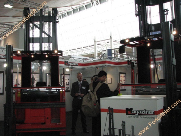 Magaziner在展会上