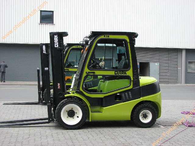 克拉克在展会上