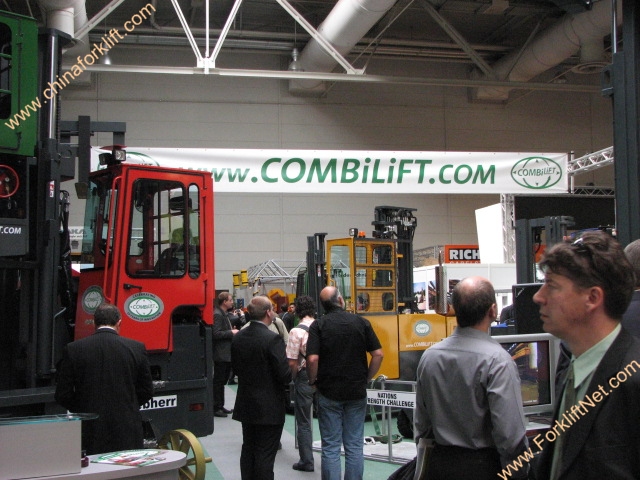 COMBI在展会上