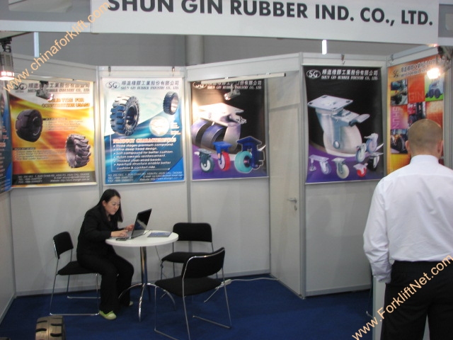 Shun giu在展会上