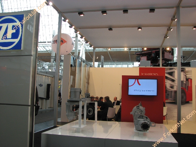 采埃孚(ZF)在展会上