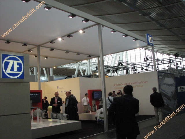 采埃孚(ZF)在展会上