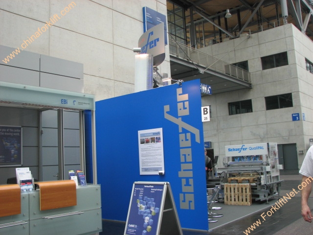 Schaefer在展会上