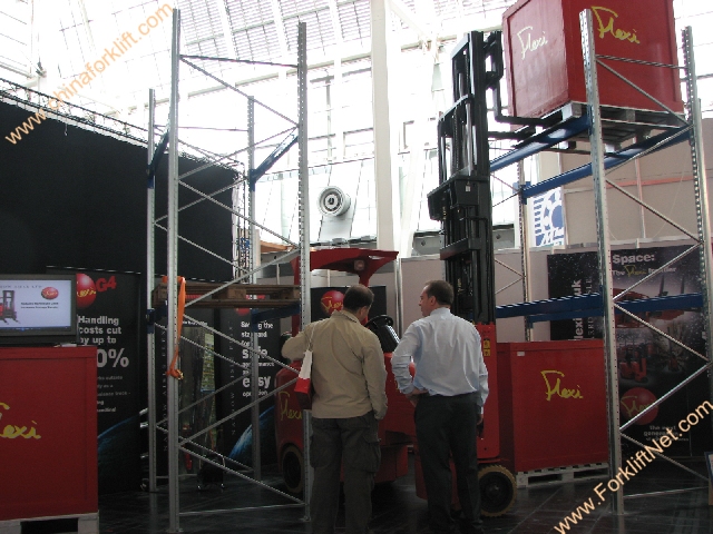 Flexi窄通道叉车