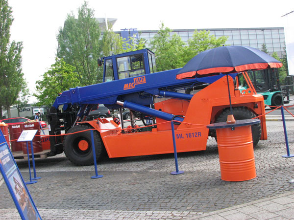 Meclift伸缩臂叉车