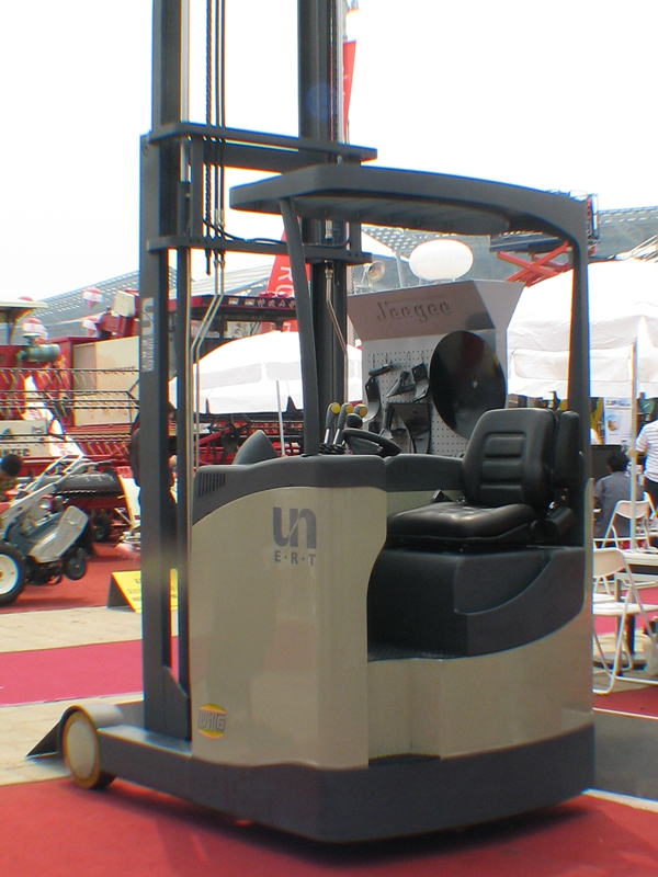 UN叉车在广交会上
