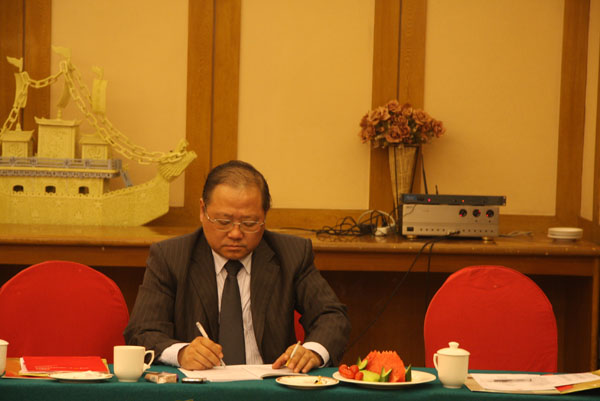 靖江叉车董事长陆铭