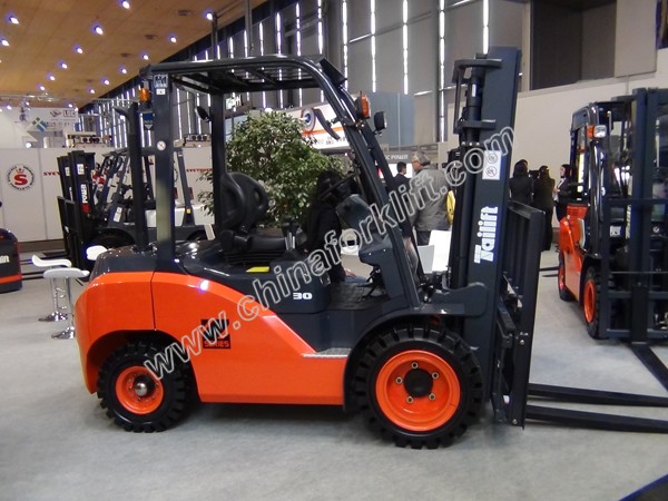 台励福在展会上