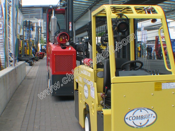 COMBILIFT在展会上