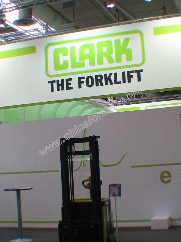 克拉克在展会上