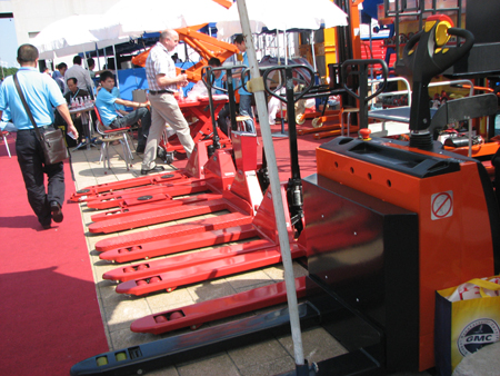 牛力亮相第110届广交会