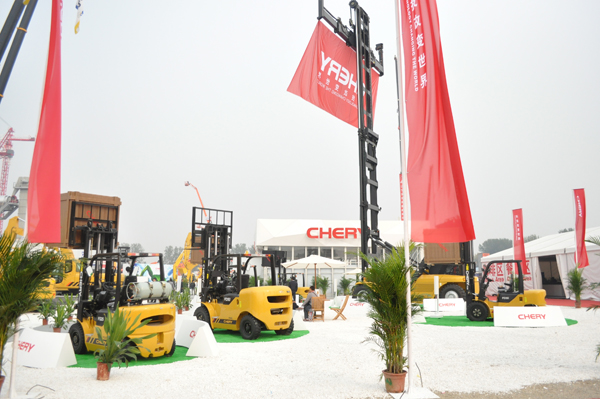 奇瑞重工携多款产品强势出击BICES 2011