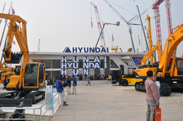 现代重工携多款产品精艳亮相BICES 2011