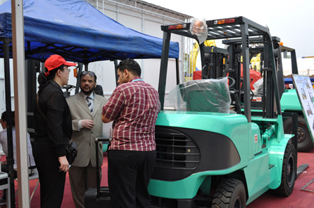 大连叉车参加第111届广交会