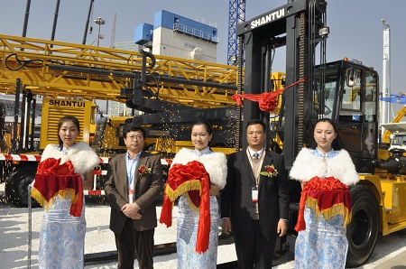 山推新产品发布会现场