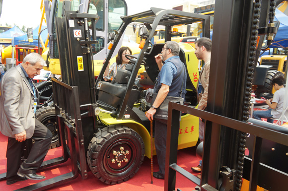 靖江叉车在第113届广交会