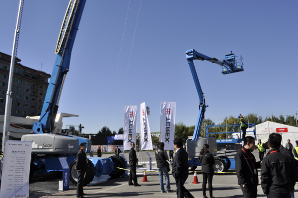 特雷克斯在展会上