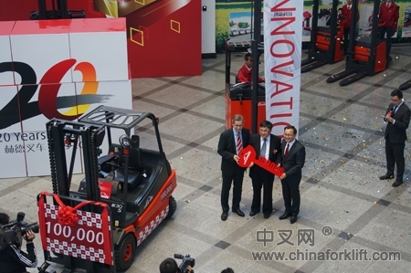 第十万台林德叉车交付用户使用