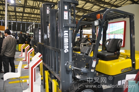 山东雷鸣重工在展会上