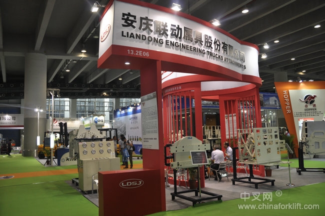 安庆联动广州叉车及配件展首日收获颇丰