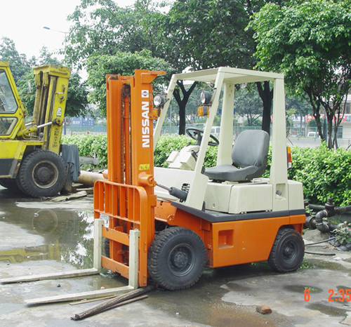广州明通：日产柴油平衡重叉车