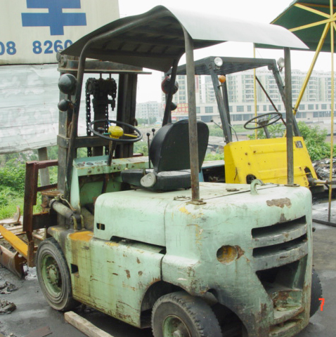 新塘皖力:柴油平衡重叉车