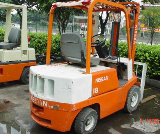 广州明通:日产内燃柴油平衡重叉车