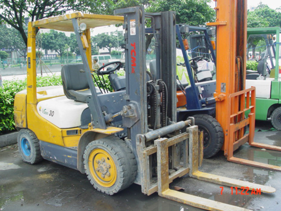 广州明通:TCM3吨柴油平衡重叉车