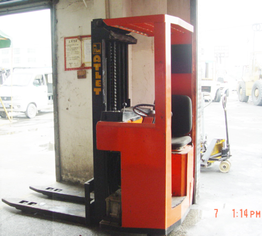 新塘皖力:侧驾前移式叉车  