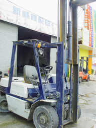 广州新威:柴油平衡重叉车  
