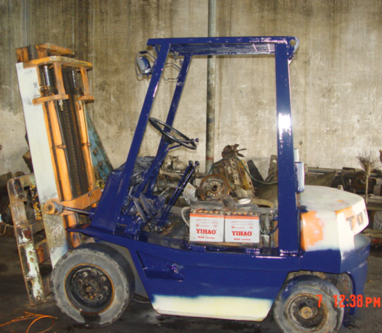 广州新威:柴油平衡重叉车  