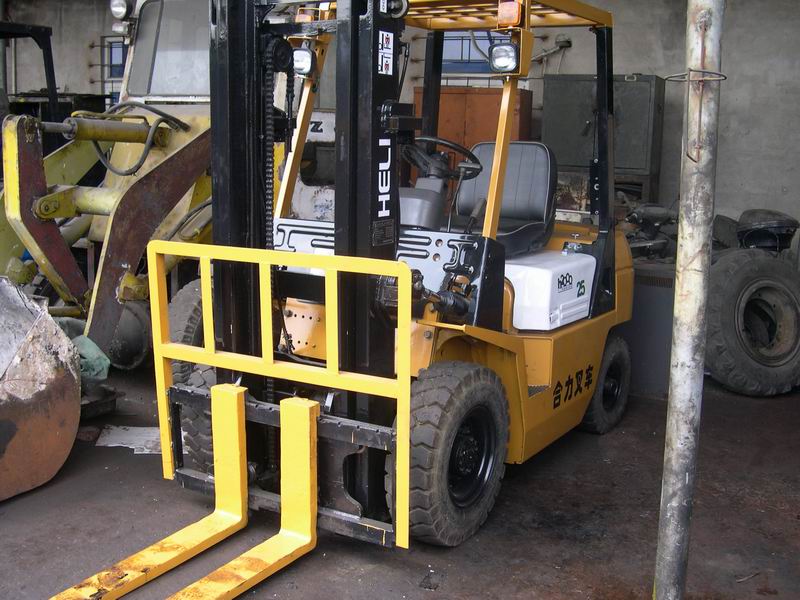 上海玉军出售:HELI 1吨叉车 1-10