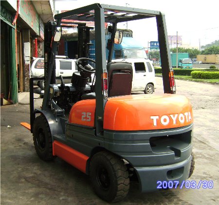 东莞台福:柴油平衡重叉车 FD15-FD150