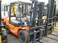 上海诚昌二手叉车长期供应1-10吨的柴油 叉车,1-5吨的电动叉车,品牌有杭州,大连,厦门,小松,TCM,青江等,叉车. CPCD15