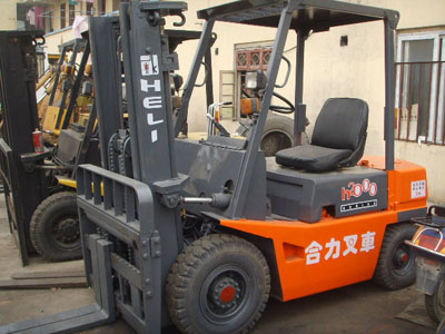 上海程斌：二手叉车 夏门5吨