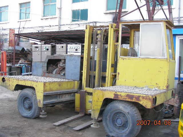 吉林恒久:厦门3吨侧面叉车 cpc30