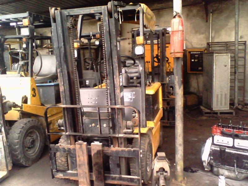 上海珍刚:06年1.5吨电瓶叉车(已使用66小时) CPD15HA_中国叉车网(www.chinaforklift.com)