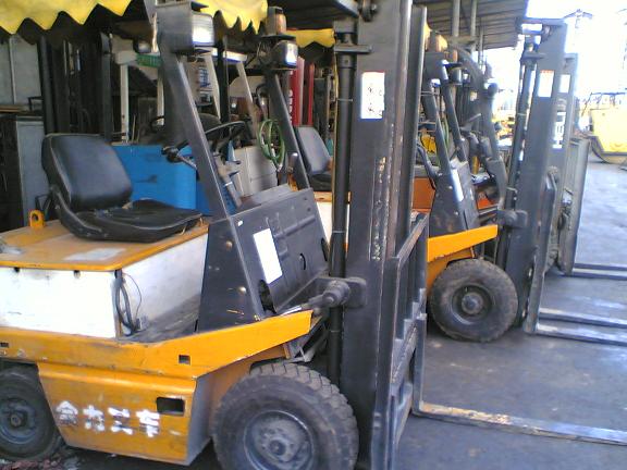 上海龙城:二手叉车出售 1--1.5--2--2.5--3-4-5