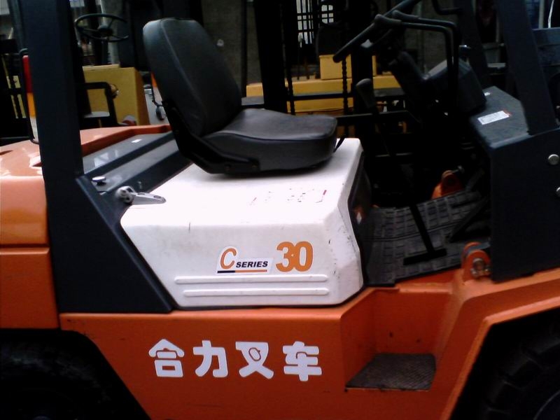 上海珍刚:CPCD1吨--CPCD10吨 CPD1-CPD10_中国叉车网(www.chinaforklift.com)