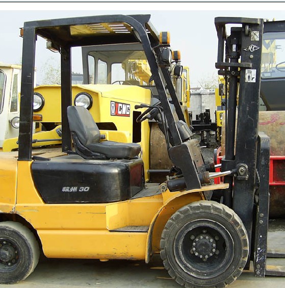 上海龙城:出售二手杭州叉车 2吨--7吨