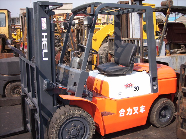上海龙城:出售二手合力叉车 1.5吨--25吨