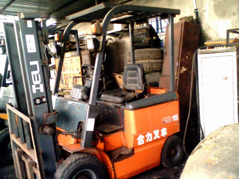 上海珍刚：合力1.5吨电瓶叉车，2006年出厂，九成新，原版漆，保修一年 CPD15B1